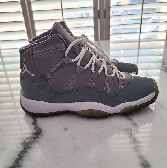 Original Jordan's Retro 11 - Picture 2 of 6